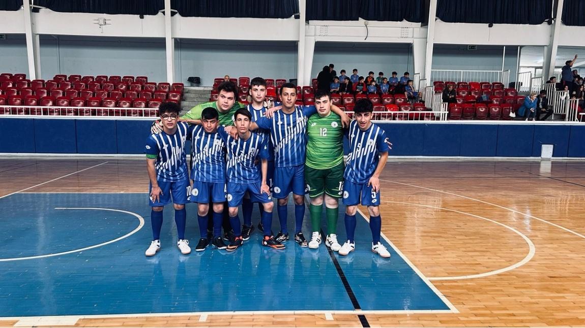 Şehit Polis Fehmi Şahin Özel Eğitim Meslek Okulu'nu 3-0 yenerek finale kaldık  